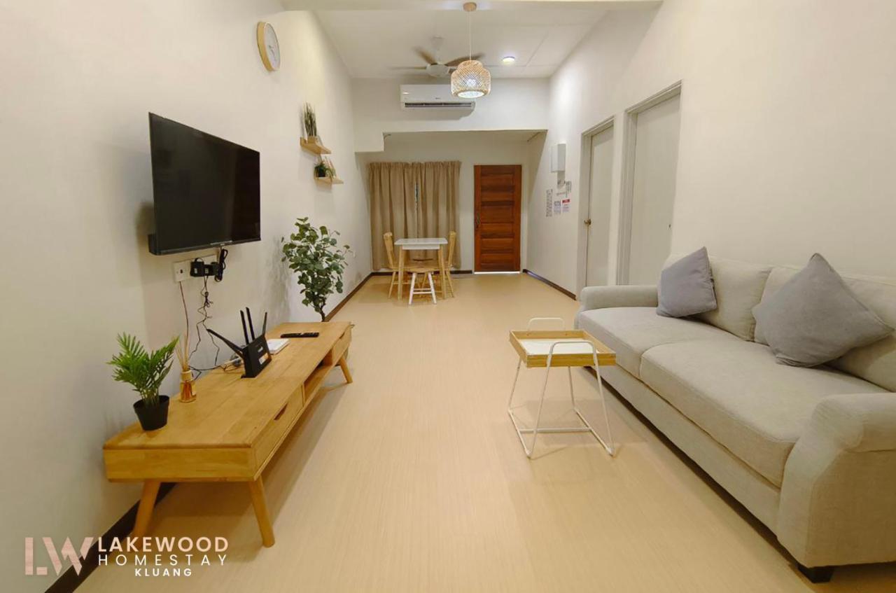 Holiday home Lakewood Muji Style Video Game Neflix Near Aeon Kluang
